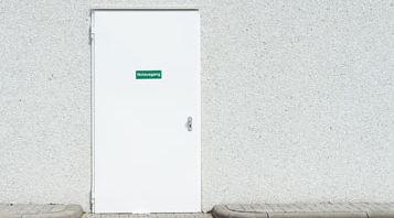 Rundum gesichert - so tragen Brandschutztüren für den Außenbereich zur Sicherheit bei